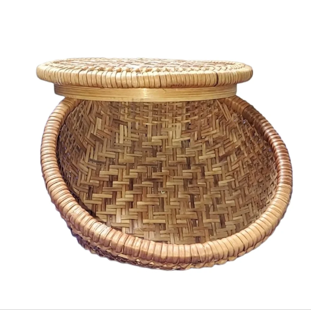 VINTAGE HANDMADE Rattan Woven Wicker Basket Removable Lid Decorative Storage